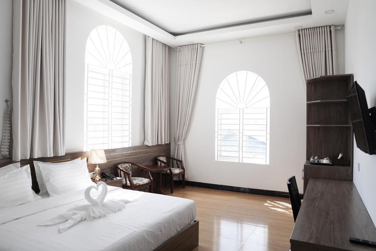 Apple Hotel Three - Near Pnh Airport بنوم بنه المظهر الخارجي الصورة