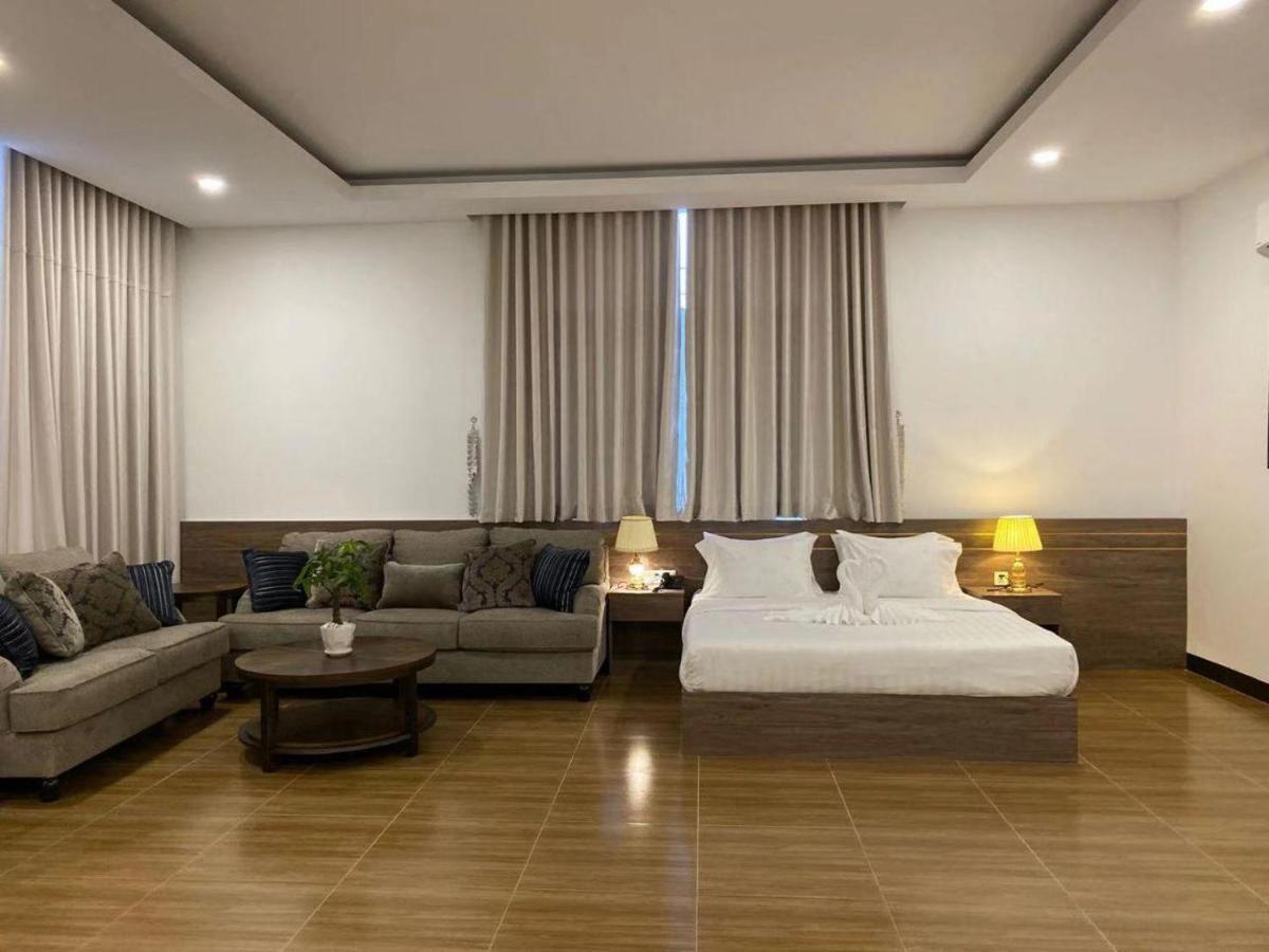 Apple Hotel Three - Near Pnh Airport بنوم بنه المظهر الخارجي الصورة