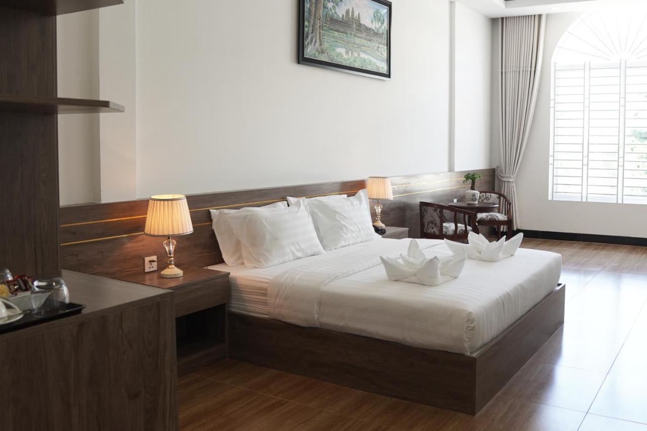 Apple Hotel Three - Near Pnh Airport بنوم بنه المظهر الخارجي الصورة