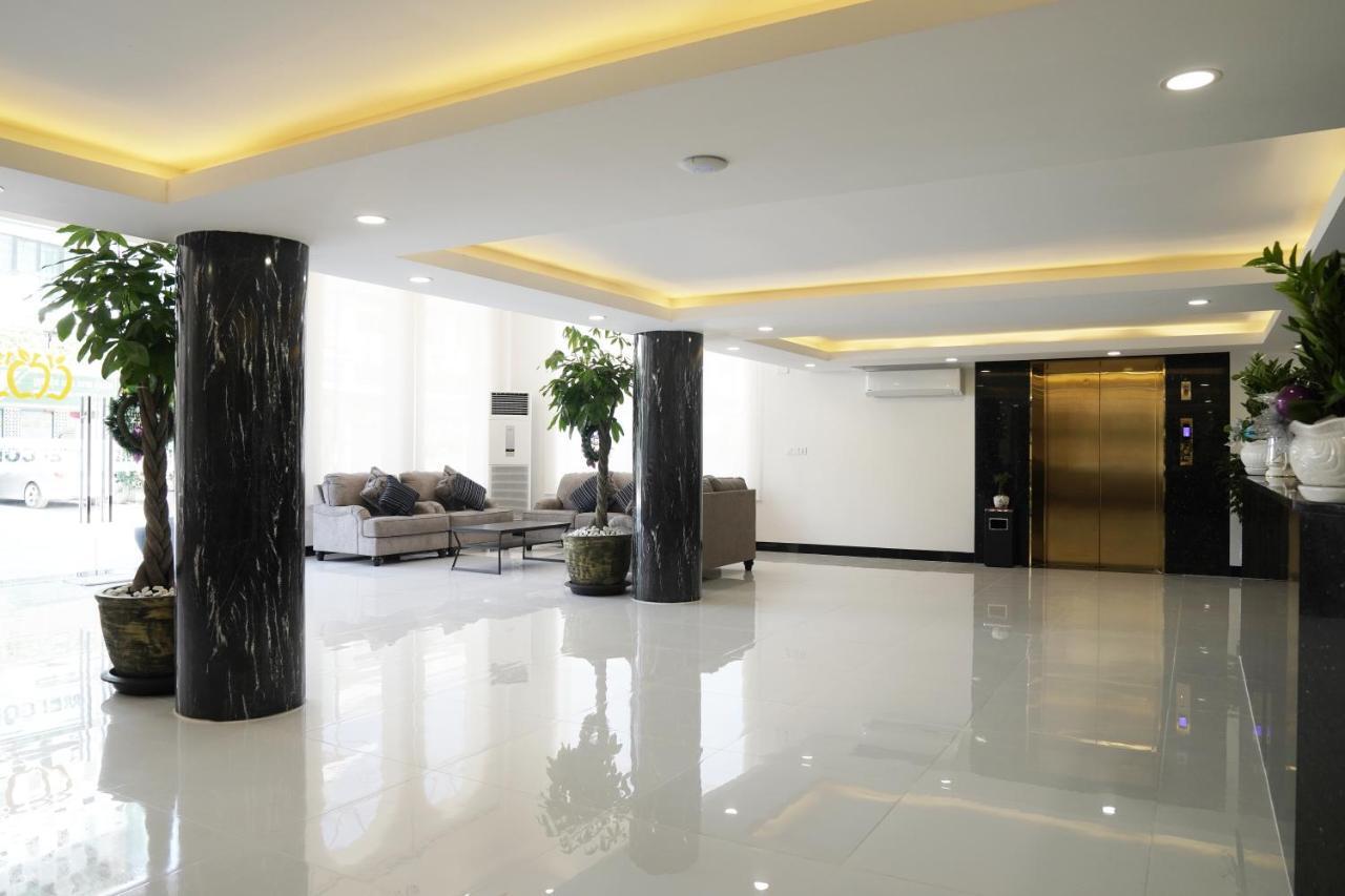 Apple Hotel Three - Near Pnh Airport بنوم بنه المظهر الخارجي الصورة