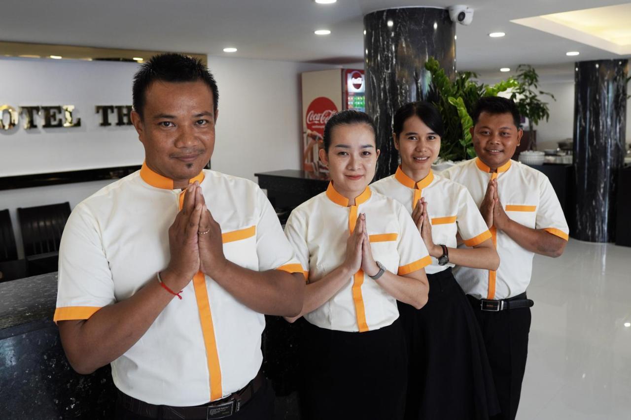 Apple Hotel Three - Near Pnh Airport بنوم بنه المظهر الخارجي الصورة