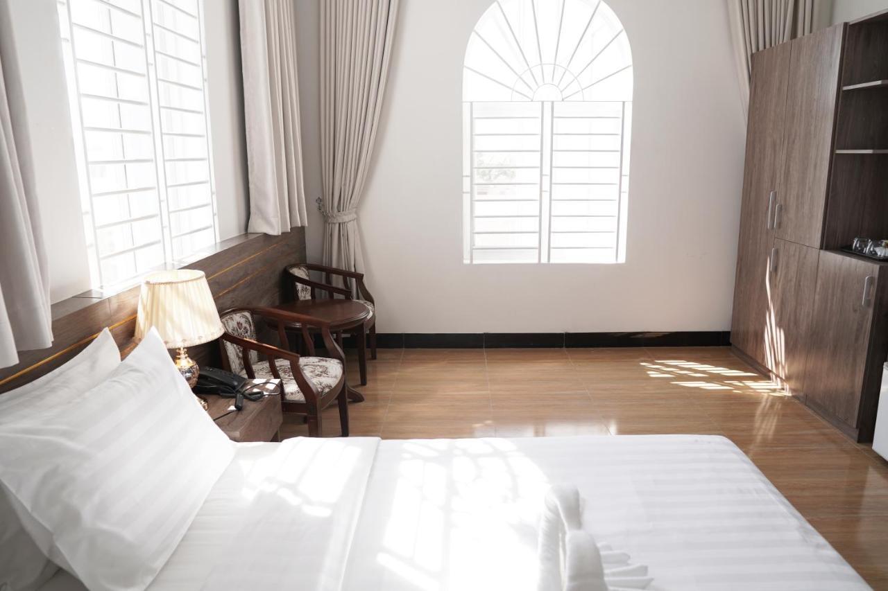 Apple Hotel Three - Near Pnh Airport بنوم بنه المظهر الخارجي الصورة