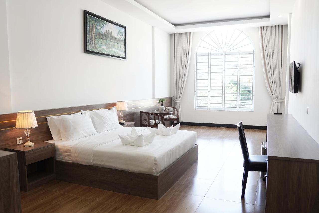 Apple Hotel Three - Near Pnh Airport بنوم بنه المظهر الخارجي الصورة