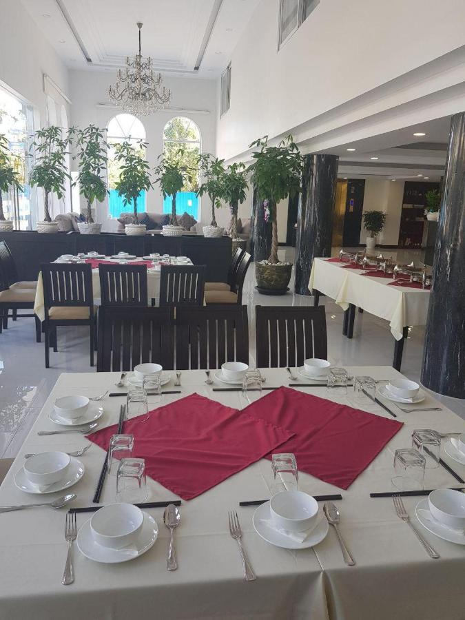 Apple Hotel Three - Near Pnh Airport بنوم بنه المظهر الخارجي الصورة