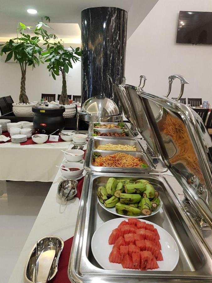 Apple Hotel Three - Near Pnh Airport بنوم بنه المظهر الخارجي الصورة