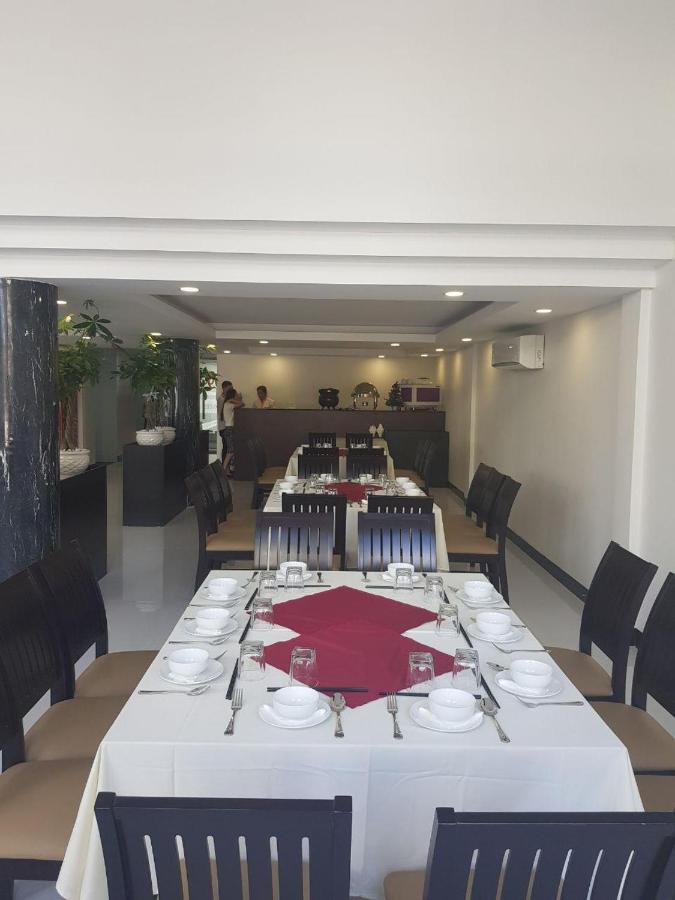 Apple Hotel Three - Near Pnh Airport بنوم بنه المظهر الخارجي الصورة