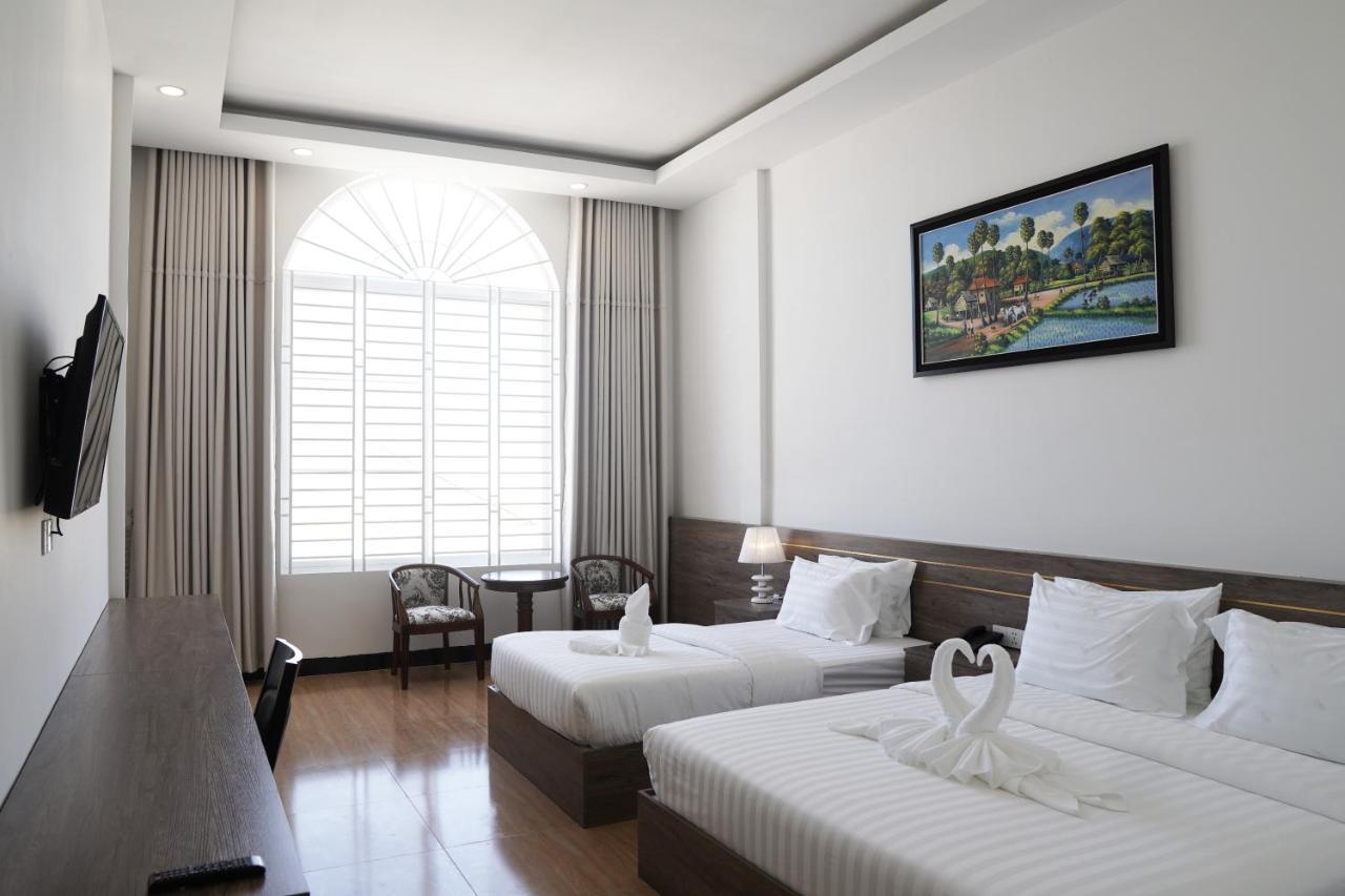Apple Hotel Three - Near Pnh Airport بنوم بنه المظهر الخارجي الصورة