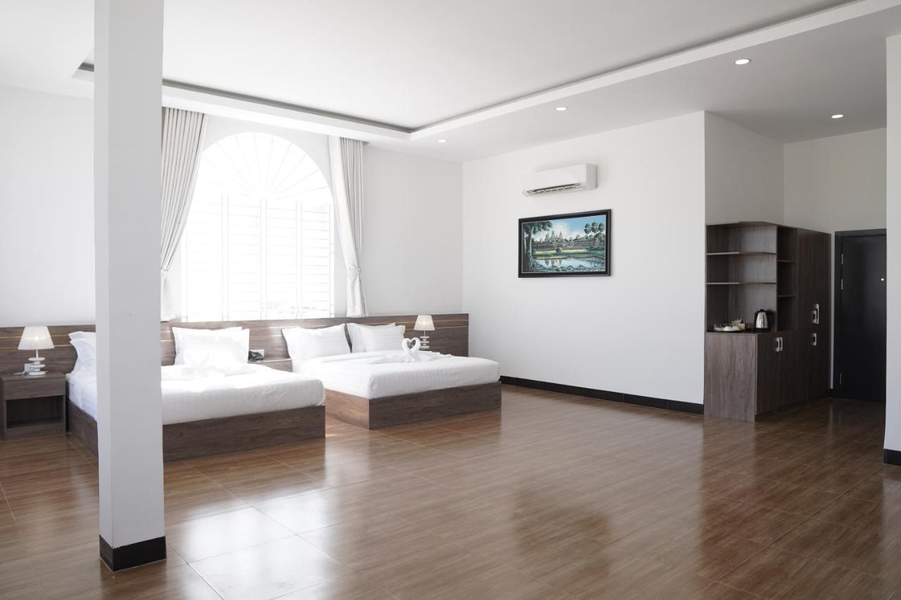 Apple Hotel Three - Near Pnh Airport بنوم بنه المظهر الخارجي الصورة