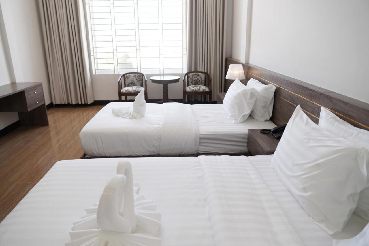 Apple Hotel Three - Near Pnh Airport بنوم بنه المظهر الخارجي الصورة