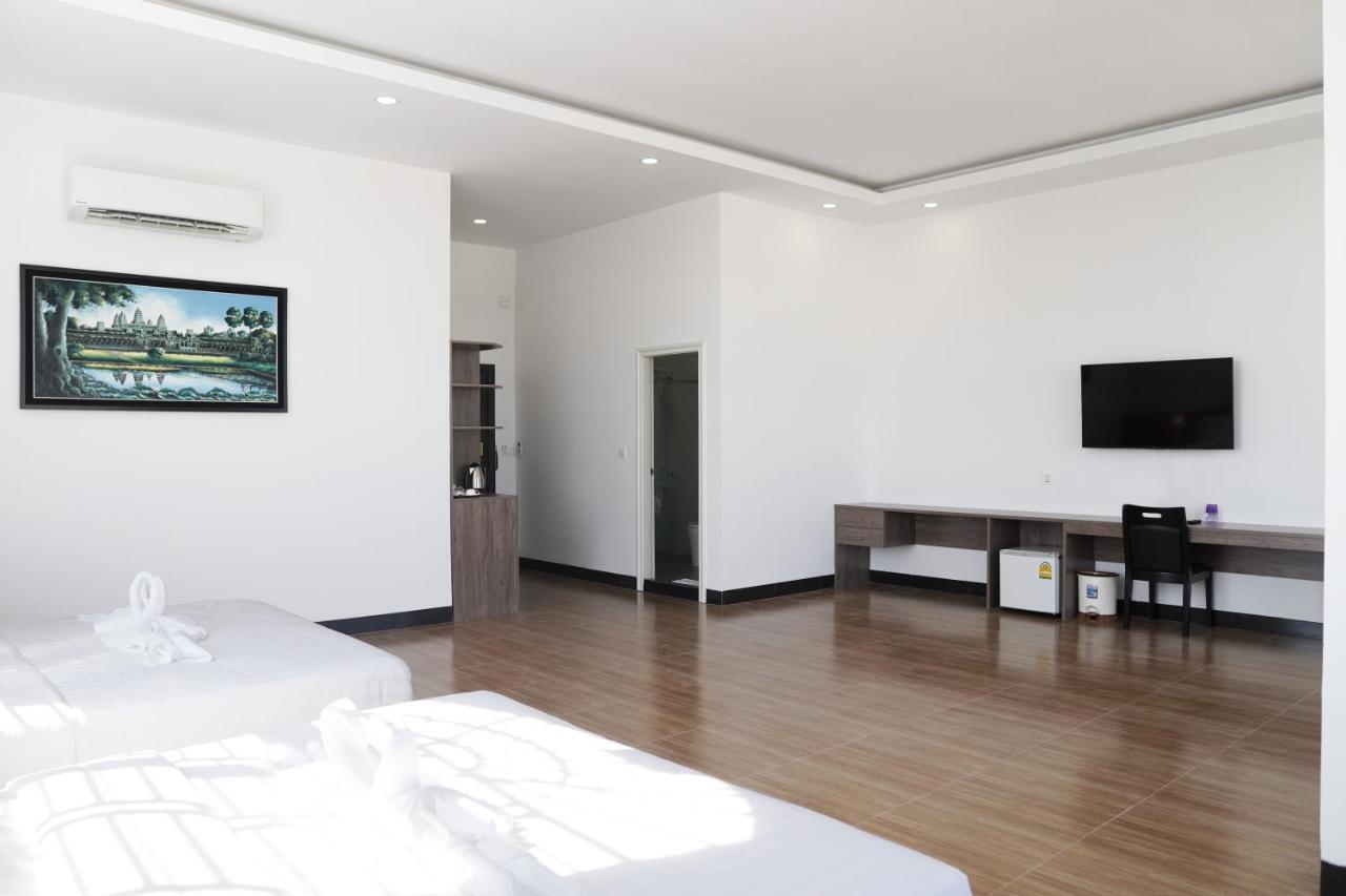 Apple Hotel Three - Near Pnh Airport بنوم بنه المظهر الخارجي الصورة