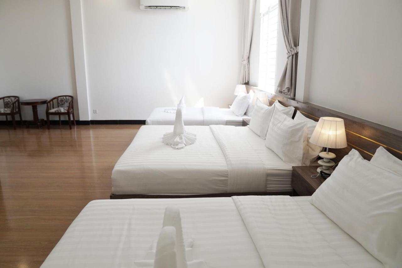 Apple Hotel Three - Near Pnh Airport بنوم بنه المظهر الخارجي الصورة