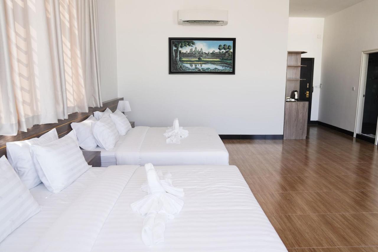 Apple Hotel Three - Near Pnh Airport بنوم بنه المظهر الخارجي الصورة